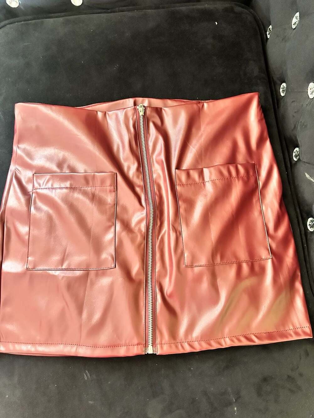 Hauture Metallic Red Faux Leather Mini Skirt with Front Zip and Pockets